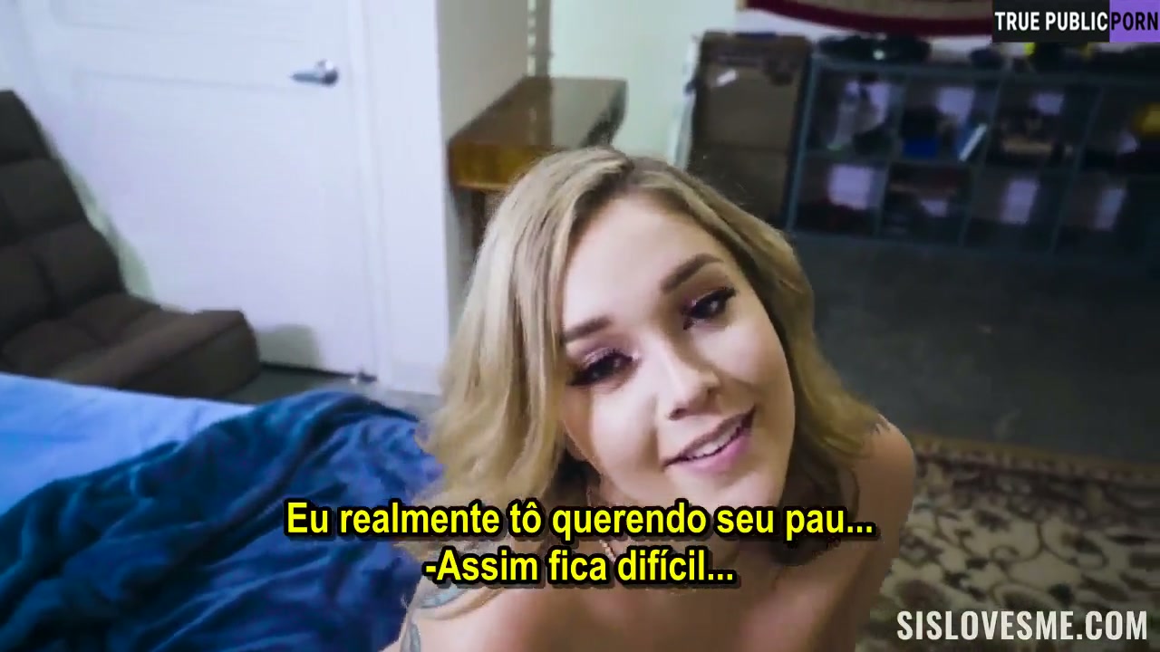 filme porno novinha - A loira ficou de vestido e sem calcinha na frente desse sortudo